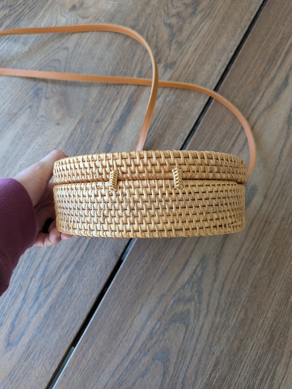 Woven Round Tan Purse Shoulder Bag Snap Closure + Colorful Paisley Lining Print - Picture 4 of 9